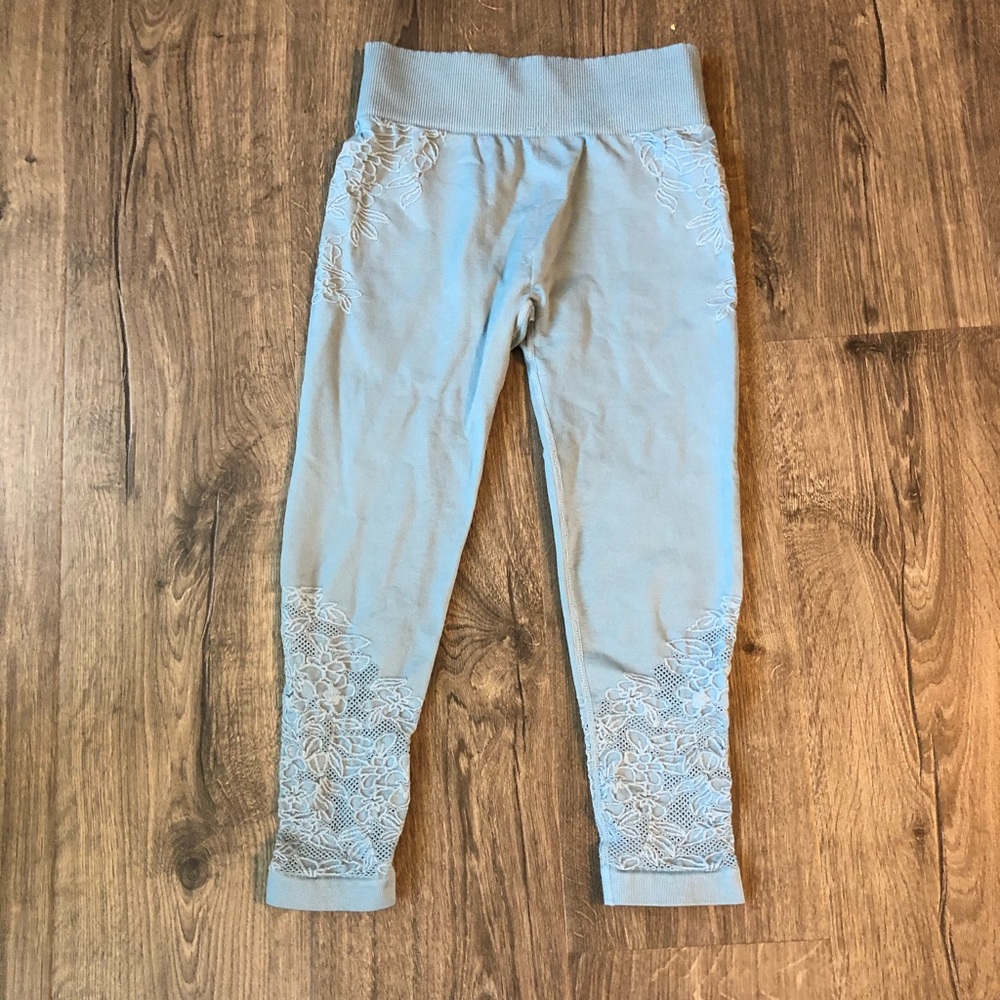 Fabletic Capri eggings